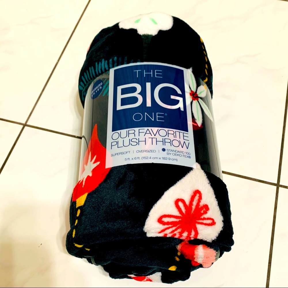Okeo-Tex The Big One, Our Favorite Plush Throw